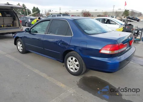 2001 Honda Accord 2.3 Ex z USA, uszkodzony, nr VIN 1HGCG56681A133054